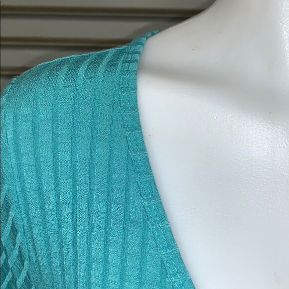 🛍️LuLaRoe size medium teal long top - Picture 5 of 7